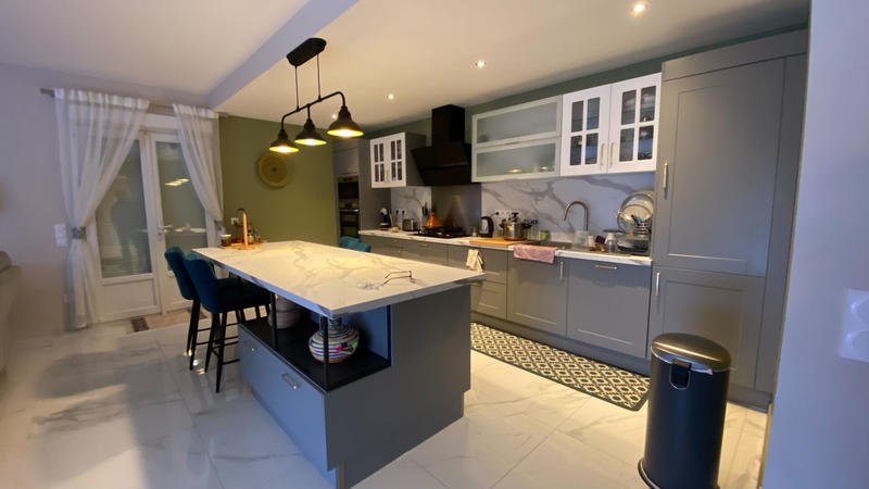 Maison - 240 m² - 7 pièces