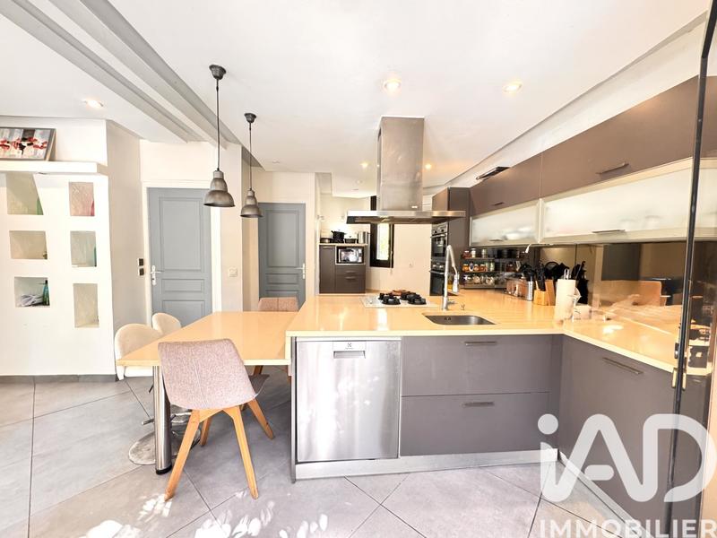 Maison de maîtres - 220 m² - 6 pièces