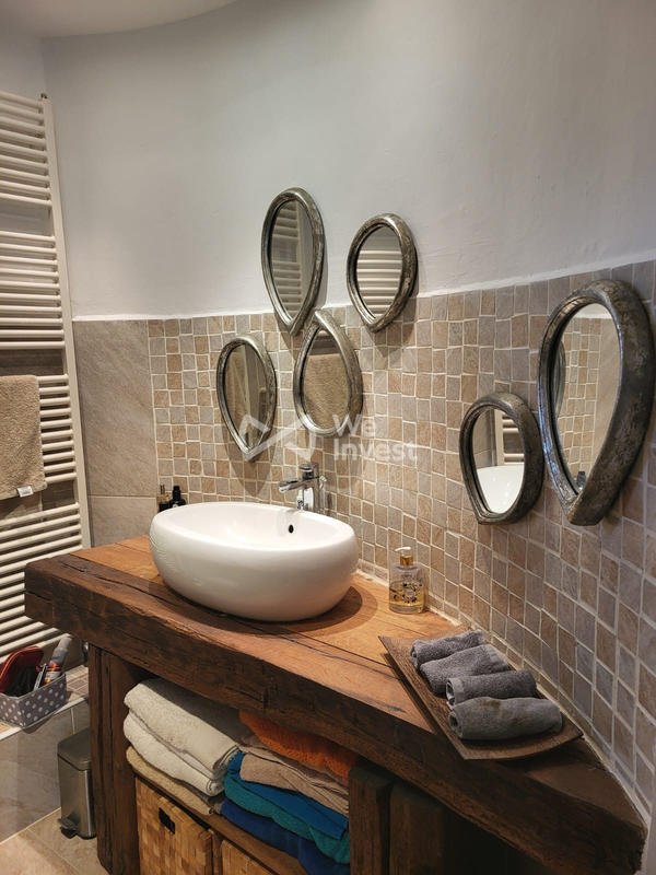 Maison - 261 m² - 8 pièces