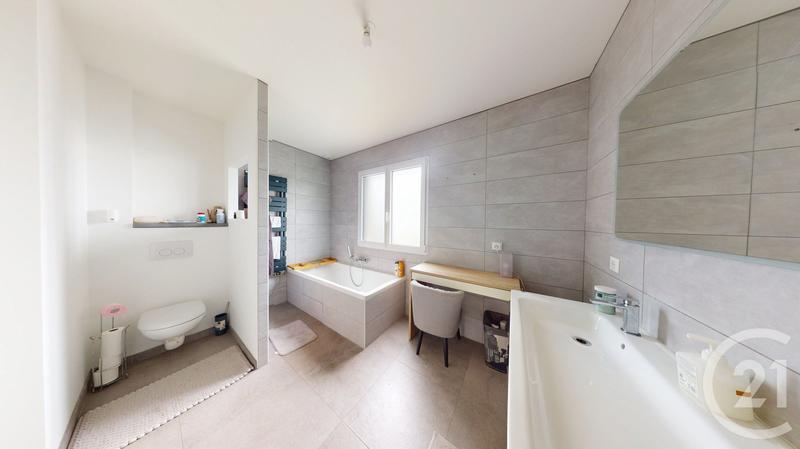 Maison - 128 m² - 5 pièces