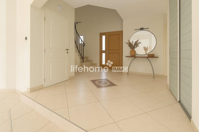 Maison - 224 m² - 8 pièces