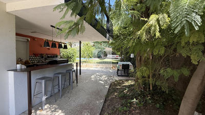 Maison - 280 m² - 10 pièces