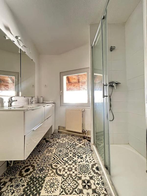 Immeuble - 220 m² - 8 pièces