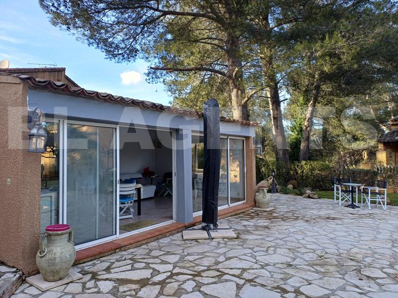 Demeure - 230 m² - 7 pièces