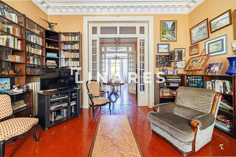 Appartement - 211 m² - 6 pièces