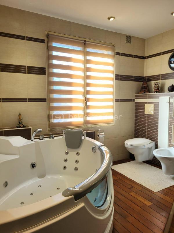 Villa - 247 m² - 5 pièces