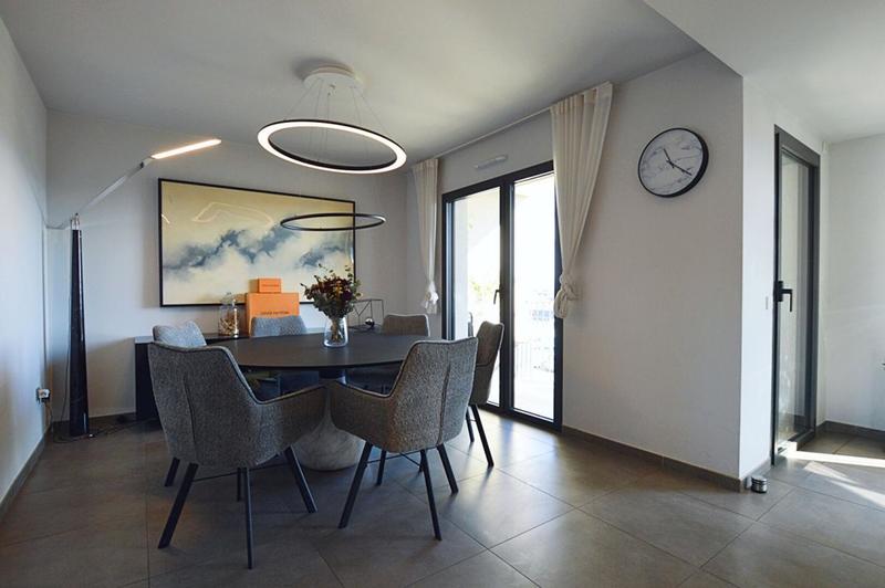 Appartement - 144 m² - 6 pièces