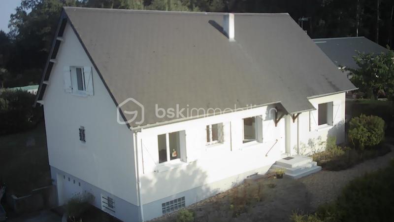 Maison traditionnelle - 171 m² - 8 pièces