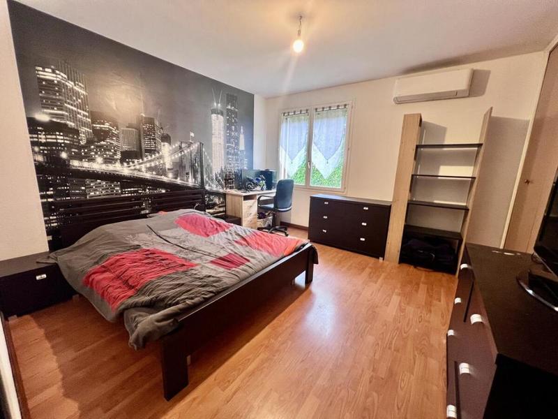 Pavillon - 214 m² - 7 pièces