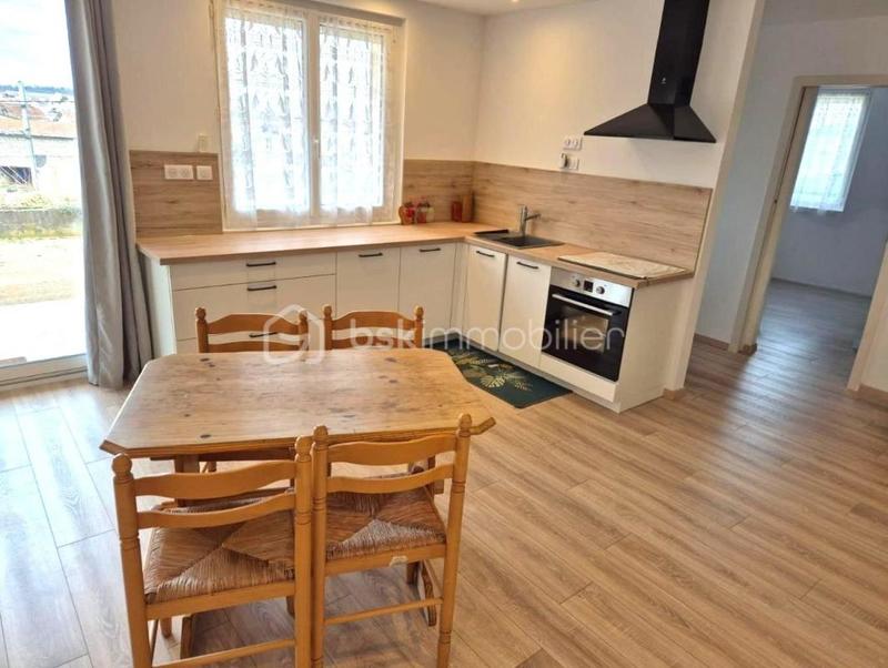 Maison - 216 m² - 7 pièces