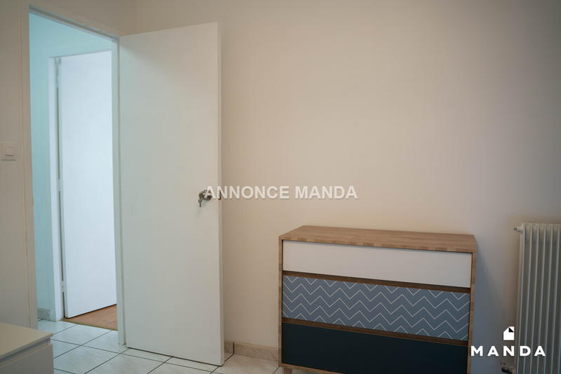 Chambre - 10 m² - 4 pièces