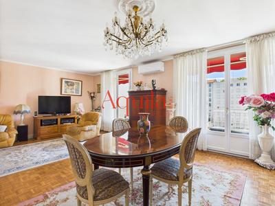 Appartement - 100 m² - 3 pièces