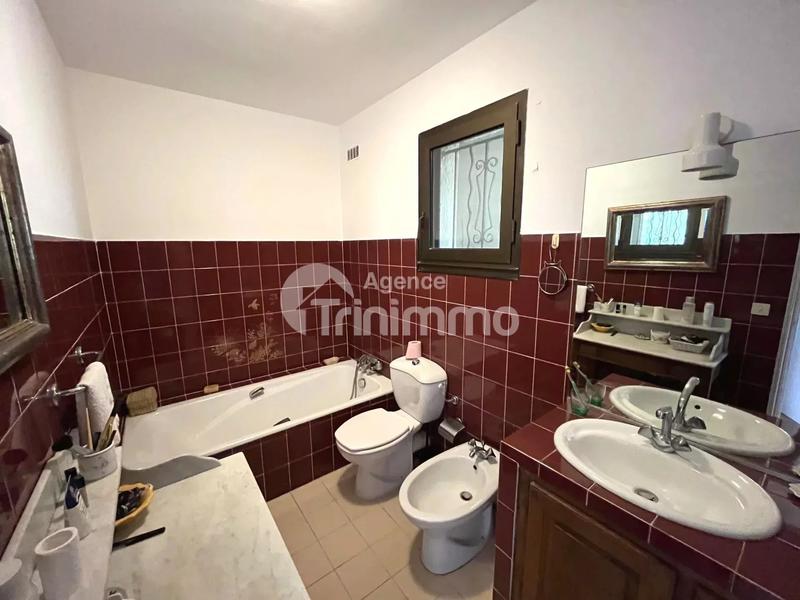 Maison - 195 m² - 6 pièces