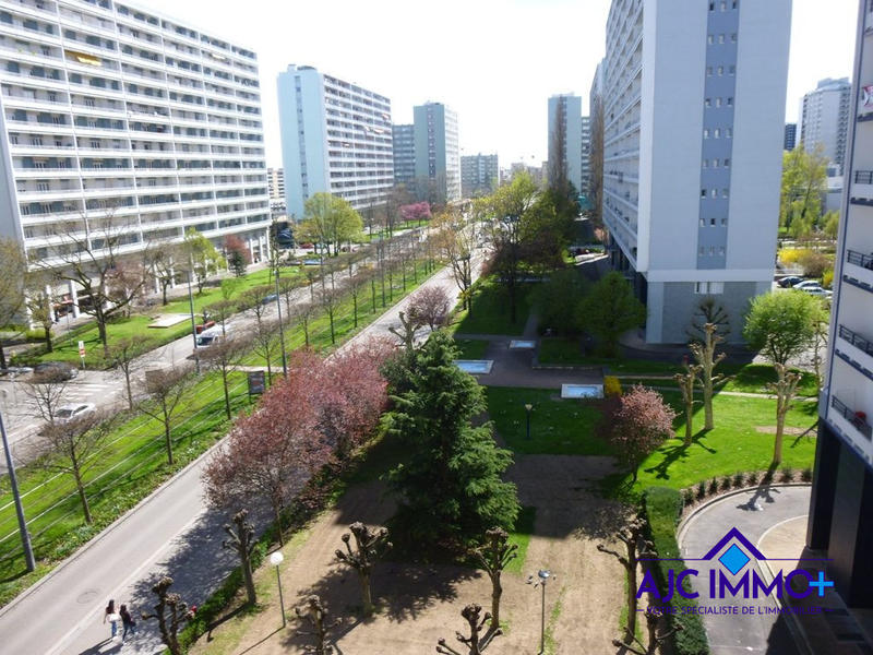 Appartement - 104 m² - 4 pièces