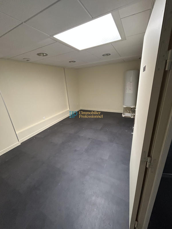 Local commercial - 170 m² - 4 pièces