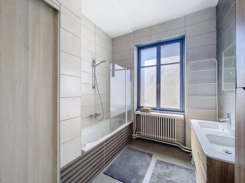 Maison - 299 m² - 9 pièces