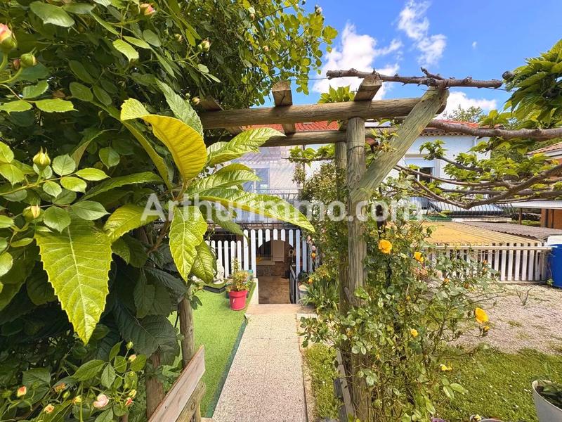 Maison - 98 m² - 7 pièces