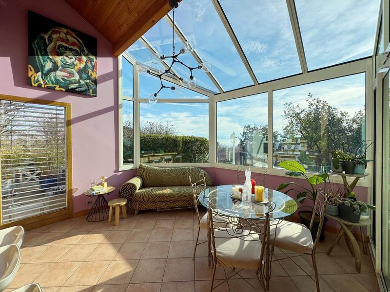 Maison - 230 m² - 6 pièces