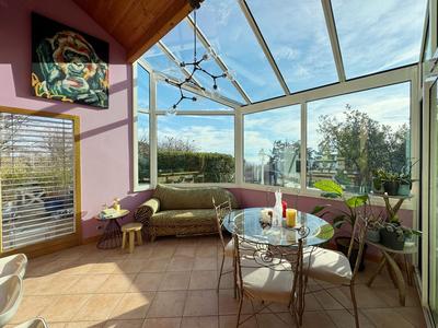 Maison - 230 m² - 6 pièces
