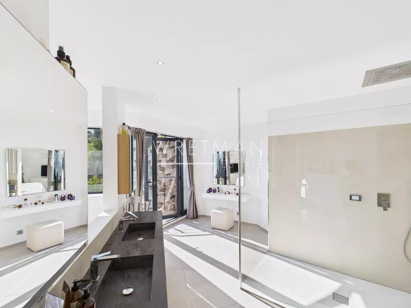 Villa - 335 m² - 7 pièces