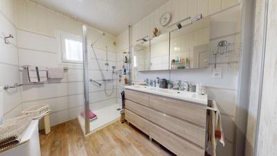 Maison - 160 m² - 8 pièces