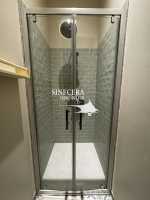 Local commercial - 380 m² - 18 pièces