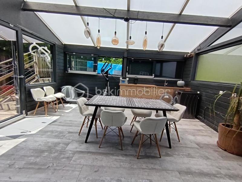 Maison - 225 m² - 7 pièces