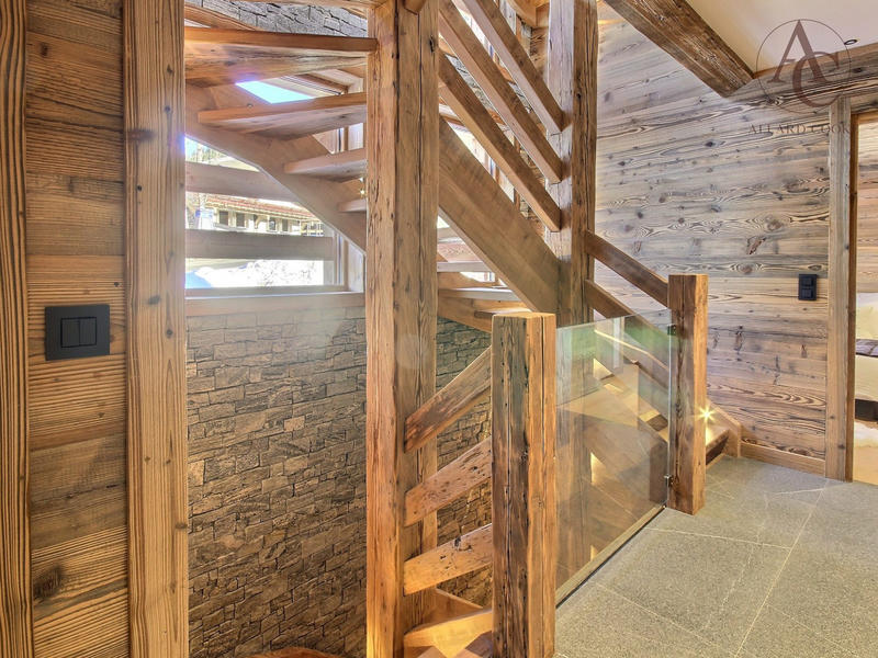 Châlet - 320 m² - 9 pièces