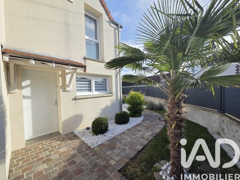 Maison - 90 m² - 4 pièces