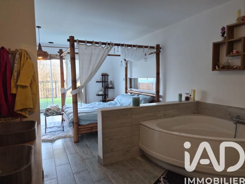 Maison - 320 m² - 8 pièces