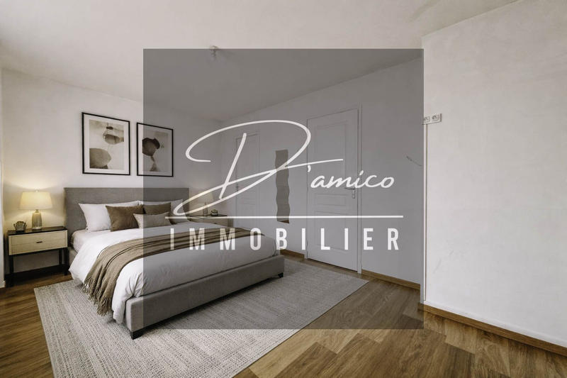 Maison - 142 m² - 12 pièces