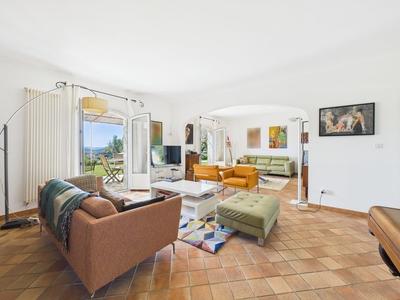 Villa - 167 m² - 5 pièces