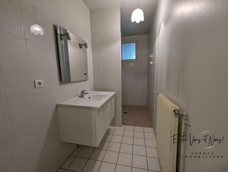 Maison - 200 m² - 8 pièces