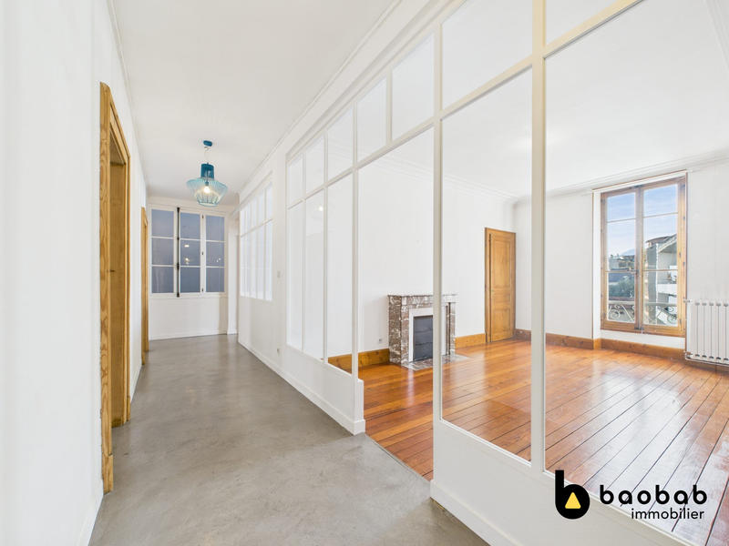 Appartement - 147 m² - 5 pièces