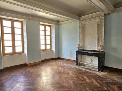 Maison - 562 m² - 15 pièces