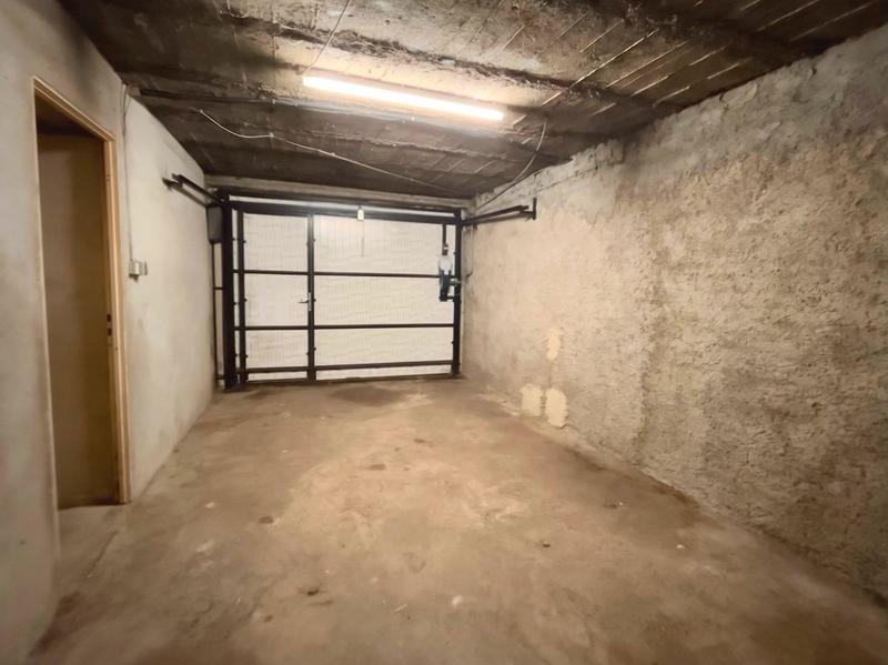 Maison - 240 m² - 9 pièces