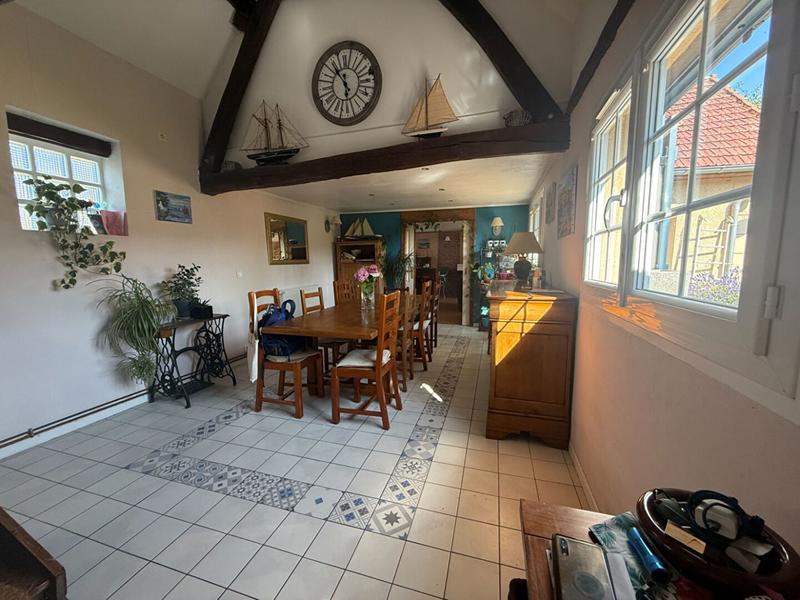 Maison - 208 m² - 10 pièces