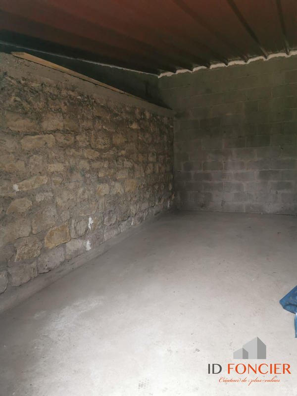 Parking / Garage - 17 m²