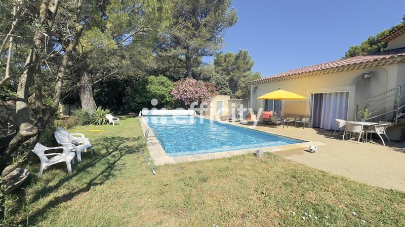 Maison - 461 m² - 10 pièces