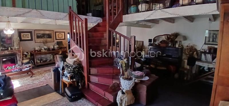 Demeure - 379 m² - 9 pièces