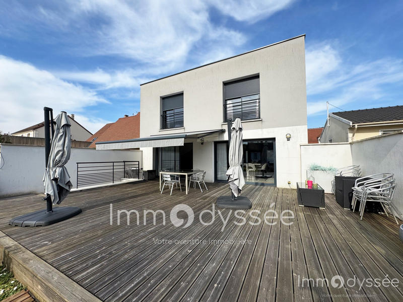 Maison - 191 m² - 6 pièces