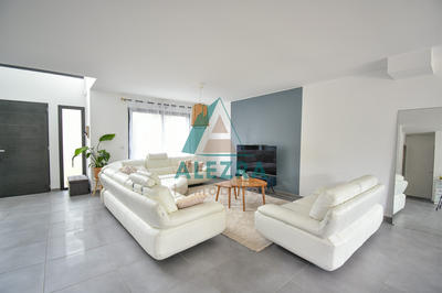 Maison - 181 m² - 7 pièces