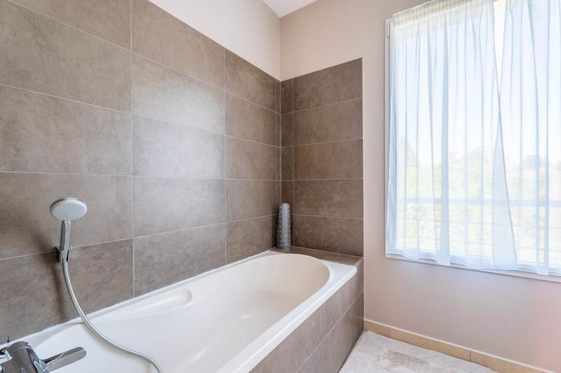 Maison - 269 m² - 7 pièces