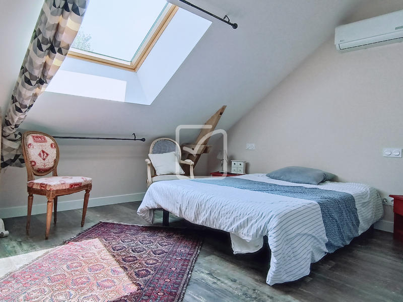 Maison - 203 m² - 6 pièces