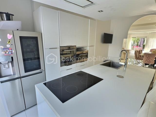 Demeure - 147 m² - 5 pièces