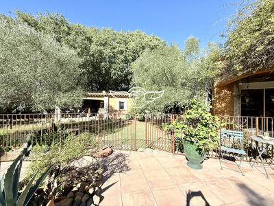 Maison traditionnelle - 182 m² - 7 pièces