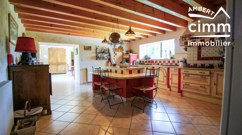 Maison - 208 m² - 8 pièces