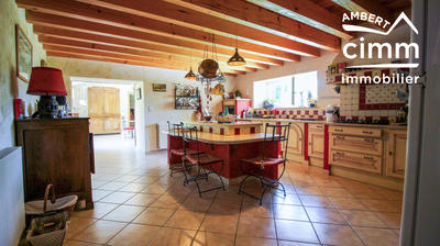 Maison - 208 m² - 8 pièces