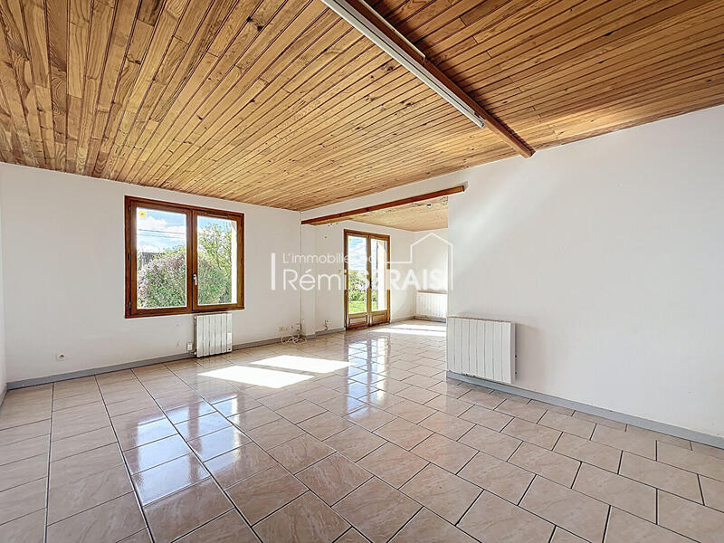 Maison - 99 m² - 6 pièces