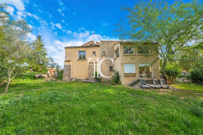 Maison - 208 m² - 5 pièces